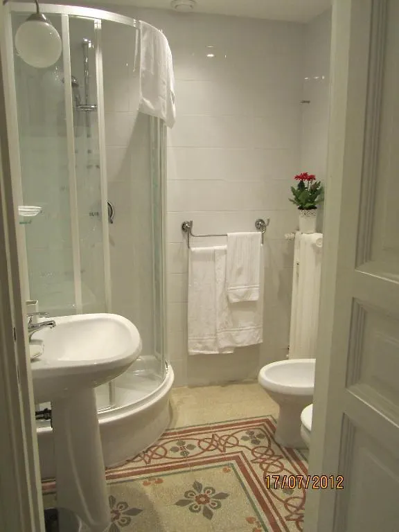 Orsini Reali Bed & Breakfast Rome 3*,
